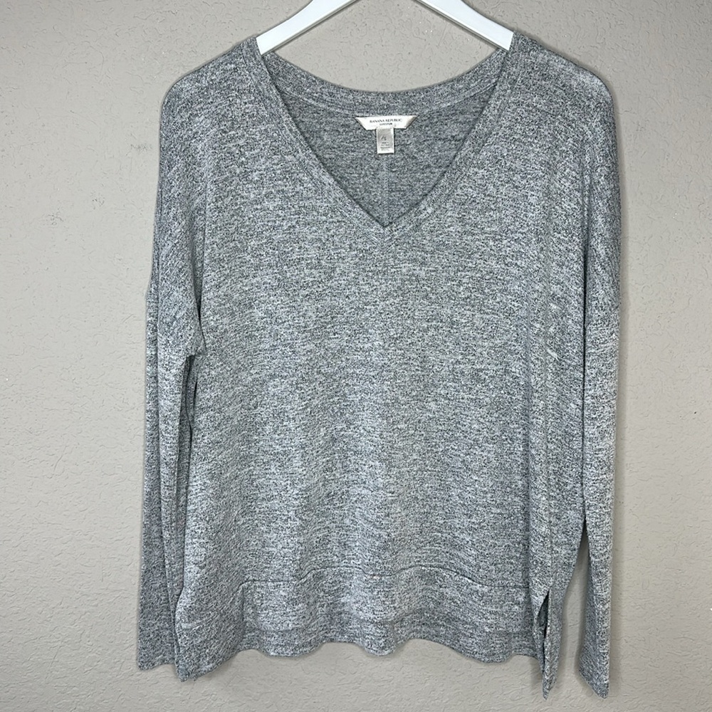 Banana Republic Luxespun Boxy V Neck Long Sleeve Top Size Small